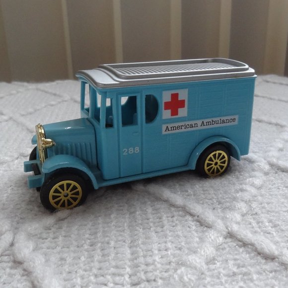 ANTIQUE Die Cast CLASSIC SERVICE TRUCKS ~ Set of 4 ~ Reader’s Digest - Picture 7 of 9